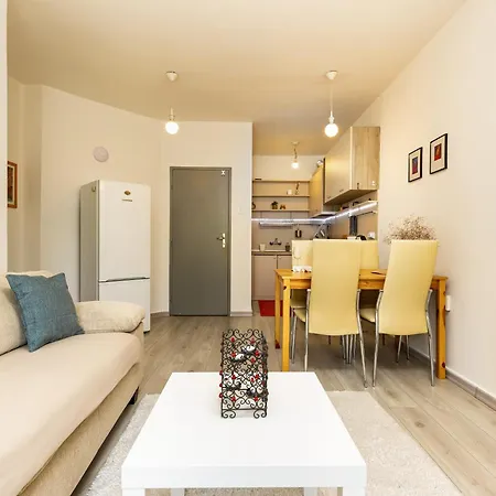 Azuuro - 1bd Near The Center By Flat Manager